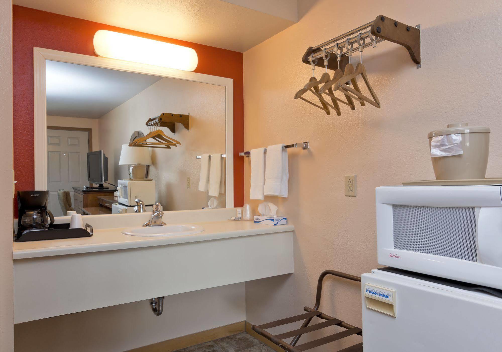 Flagstone Motel Port Angeles Εξωτερικό φωτογραφία